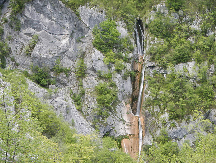 view of the Globoški potok waterfalls